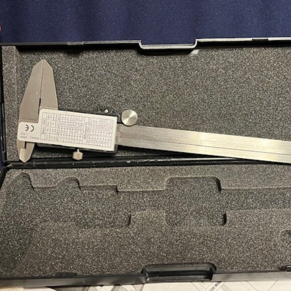 Performance Tool W80152 Digital Caliper 0-6" (150mm) w/Case LCD Screen - Picture 7 of 11